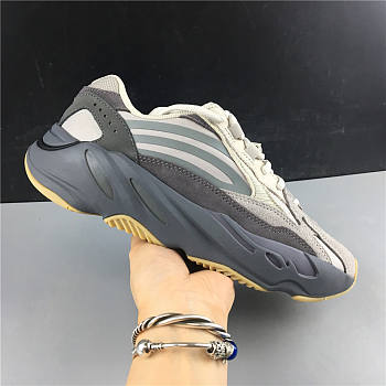 Adidas YEEZY BOOST 700 V2 VANTA Volcano Grey FU6684