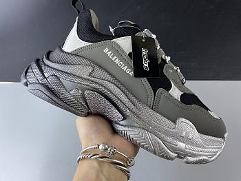 Blncig Triple S Gradient Grey