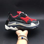 Blncig Triple S Black Red Gray 483513-W06E1-1000 - 1