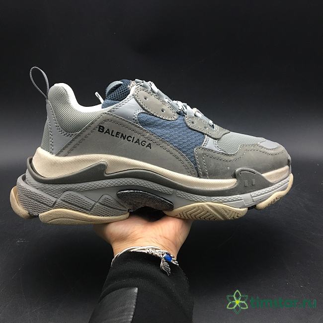 Blncig Triple S Grey White 483513 W06E3 1259 - 1