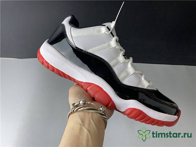 Air Jordan 11 Low bBack and White Red - 1