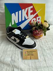 Supreme x Nike SB Dunk Low White and Black Crocodile DH3228-102 - 1