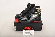 Air Jordan 1 Retro High Black Metallic Gold (2020) 555088-032  - 4