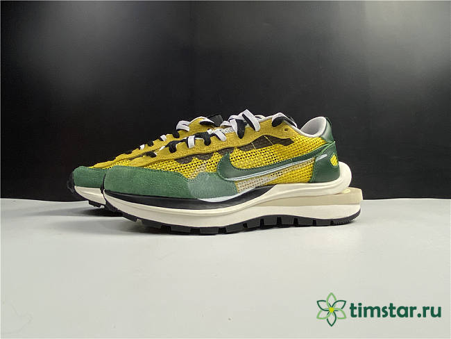 Nike Vaporwaffle Sacai Tour Yellow Stadium Green CV1363-700 - 1