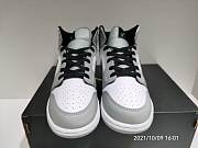 Air Jordan 1 Mid Light Smoke Grey 554724-092  - 3