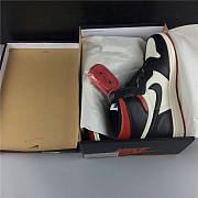 Air Jordan 1 Retro High Varsity Red 861428-106 - 5