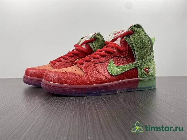 Nike SB Dunk High Strawberry Cough CW7093-600 - 1