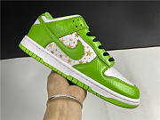 Nike SB Dunk Low Supreme Stars Mean Green (2021) DH3228-101  - 4