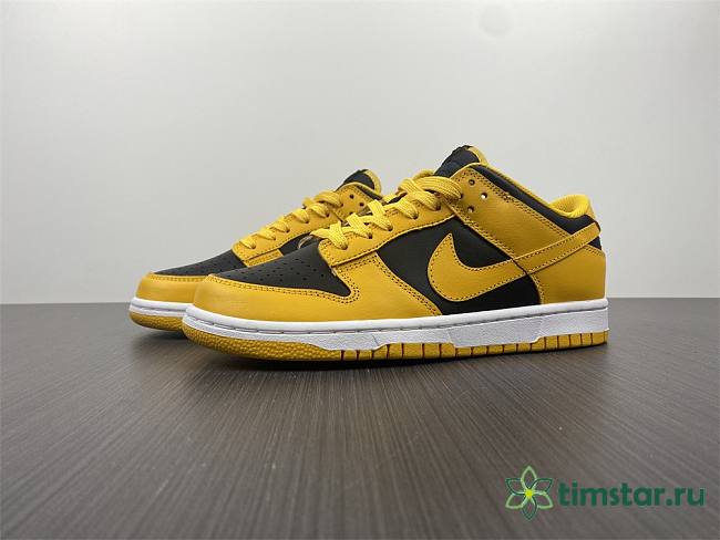  Nike Dunk Low Takes on a Familiar “Goldenrod” Colorwa  DD1391-004 - 1