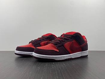 Nike SB Dunk Low Cherry  DM0807-600