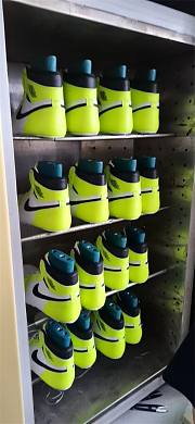 Air Jordan 1 Retro High OG Visionaire volt 555088 - 3