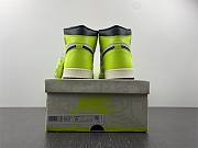 Air Jordan 1 Retro High OG Visionaire volt 555088 - 4