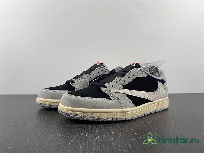 Travis Scott x Air Jordan 1 Low OG  DM7866-010 - 1