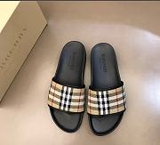 Brbbrry vintage check slides - 1