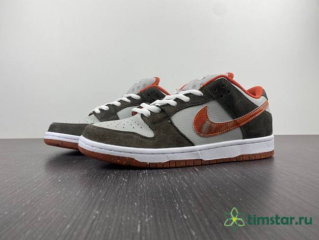 Nike SB Dunk Low  X Crushed Skate - 1