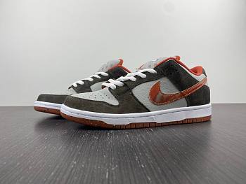 Nike SB Dunk Low  X Crushed Skate