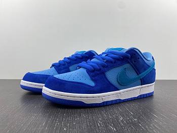 Nike SB Dunk Low Blue Raspberry DM0807-400