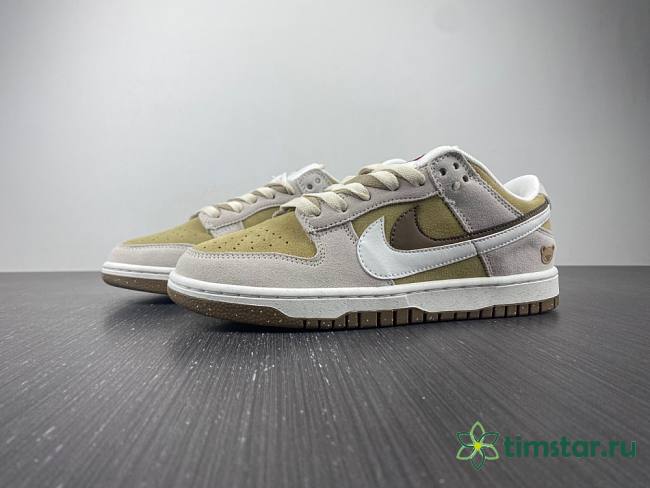 NIKE Dunk Low brown DO9457-100 - 1