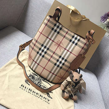 Brbbrry Haymarket Bucket bag in Khaki