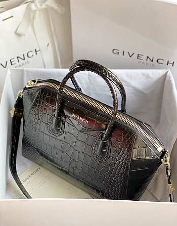 Gvnchy Antigona Handbag Crocodile leather 33cm