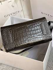 Gvnchy Antigona Handbag Crocodile leather 33cm - 4