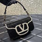 Vallentinno Garavani Loco Bag Black 19cm - 5