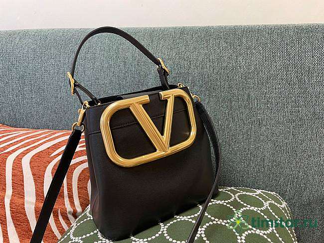 Vallentinno V Logo Bucket Bag Black 20cm - 1