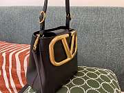 Vallentinno V Logo Bucket Bag Black 20cm - 4