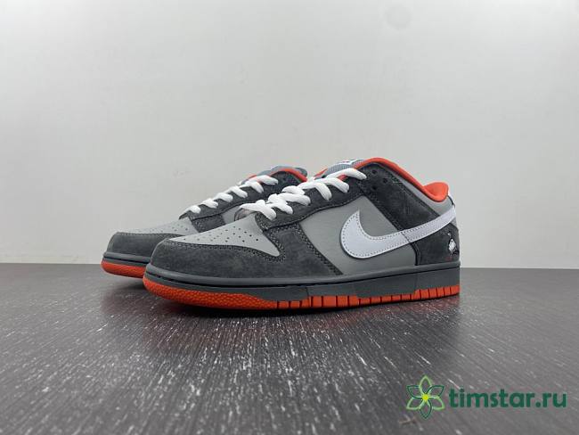 Nike SB Dunk Low Staple NYC Pigeon 304292-011 - 1