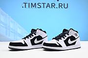 Air Jordan 1 Mid White Black 554724-113 - 1