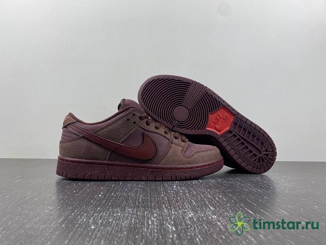 Nike Dunk Low Premium SB 'City of Love Collection - Burgundy Crush' - 1