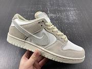 Dunk Low Premium SB 'City of Love Collection - Light Bone'FZ5654-100 - 5