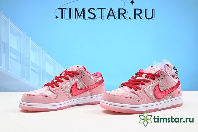 Nike SB Dunk Low StrangeLove Skateboards  CT2552-800 - 1