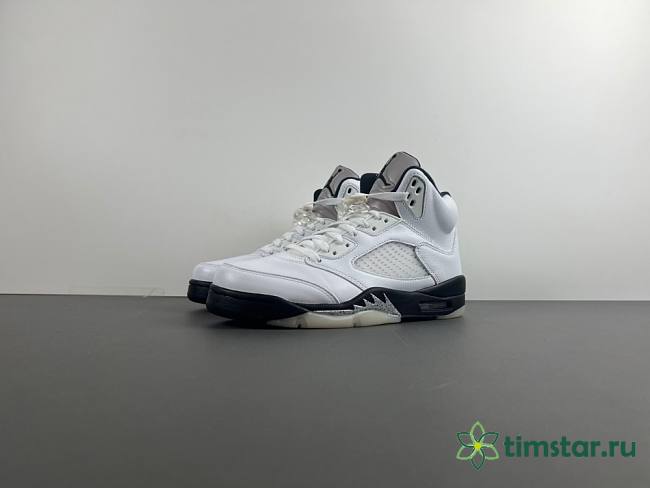 Jordan 5 Retro Reverse Metallic DD0587-110 - 1