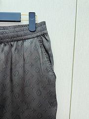 LsVttn shorts 04 - 3