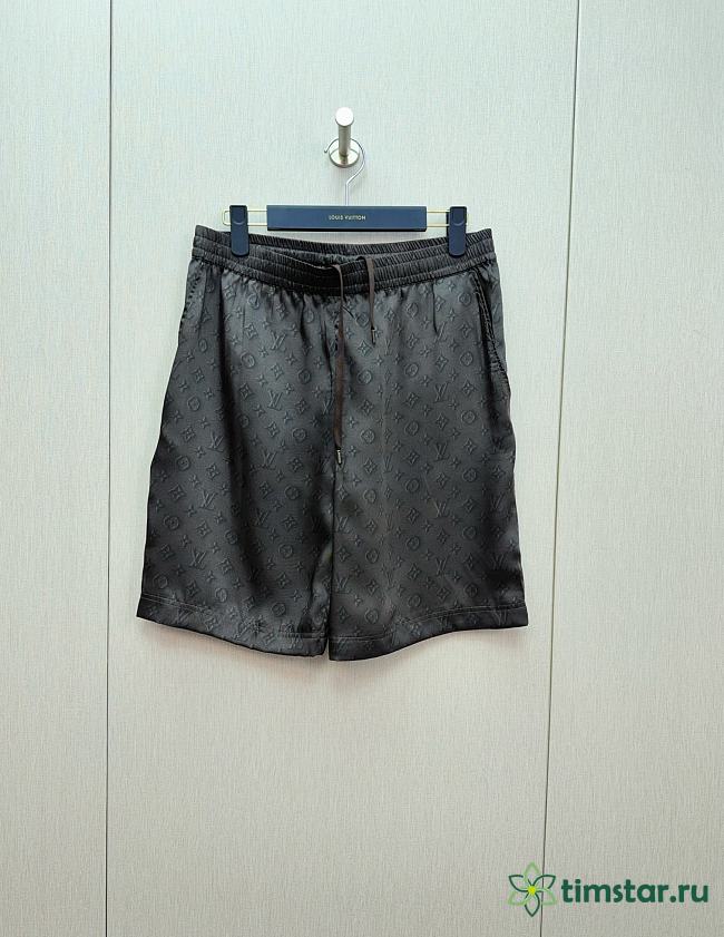 LsVttn shorts 04 - 1