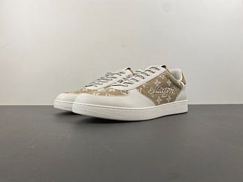 Louis Vuitton trainer white 