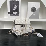 Channel bag 68123201 19.5×12.5×3.5cm - 1