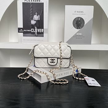 Channel bag 68123201 19.5×12.5×3.5cm
