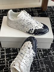 Maison Margiela Replica White and black sneaker - 3
