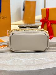 LV Coussin Backpack 26*21*10CM - 4