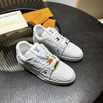 Louis Vuitton LV trainer sneaker 04