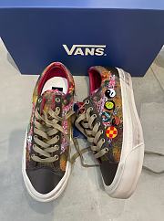Premium Old Skool Shoe in Souvenir Warm Brown - 2