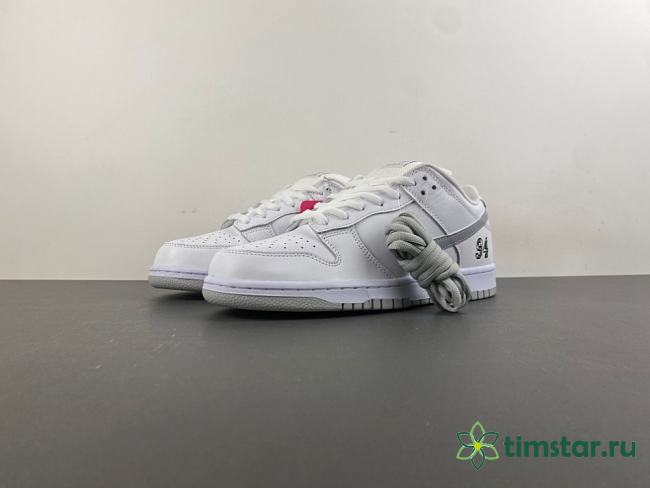 Nike SB Dunk Low Supreme 94 White Metallic Silver HQ8487-100 - 1