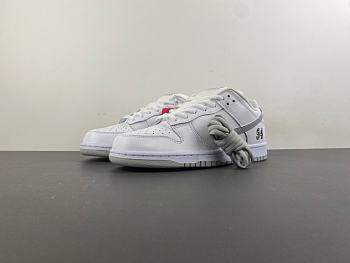 Nike SB Dunk Low Supreme 94 White Metallic Silver HQ8487-100