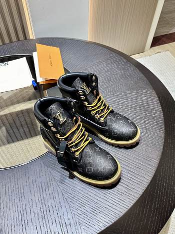 LV boots 20