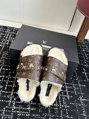 Louis Vuitton X BIRKENSTO Slides 04