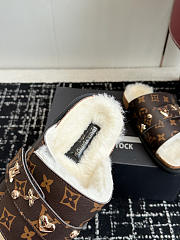 Louis Vuitton X BIRKENSTO Slides 04 - 6
