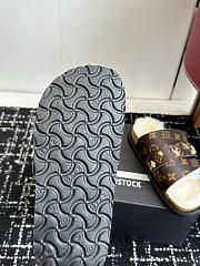 Louis Vuitton X BIRKENSTO Slides 04 - 4