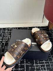 Louis Vuitton X BIRKENSTO Slides 04 - 3
